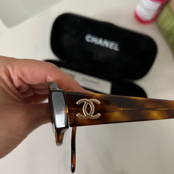 CHANEL Brown Tortoise Sunglasses main image 5